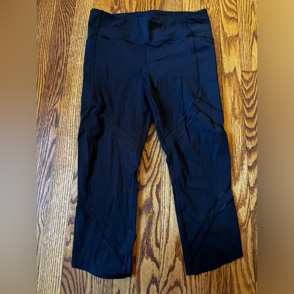 cropped black lululemon leggings with pockets